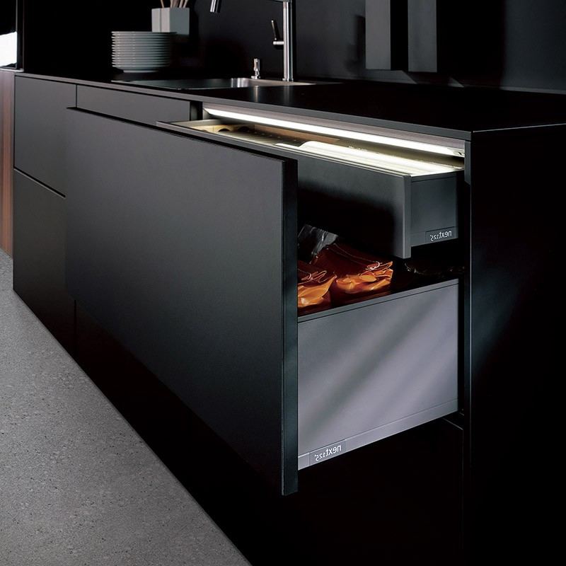 Storm Black — space 2