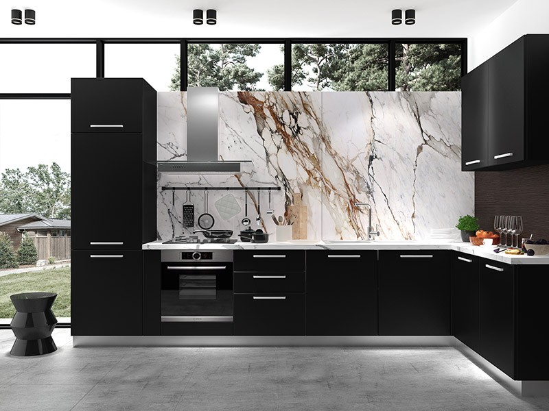 Storm Black — space 4